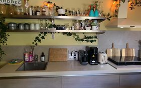 Romantisch Wellness Appartement Met Prive Hottub Sauna Gamesroom